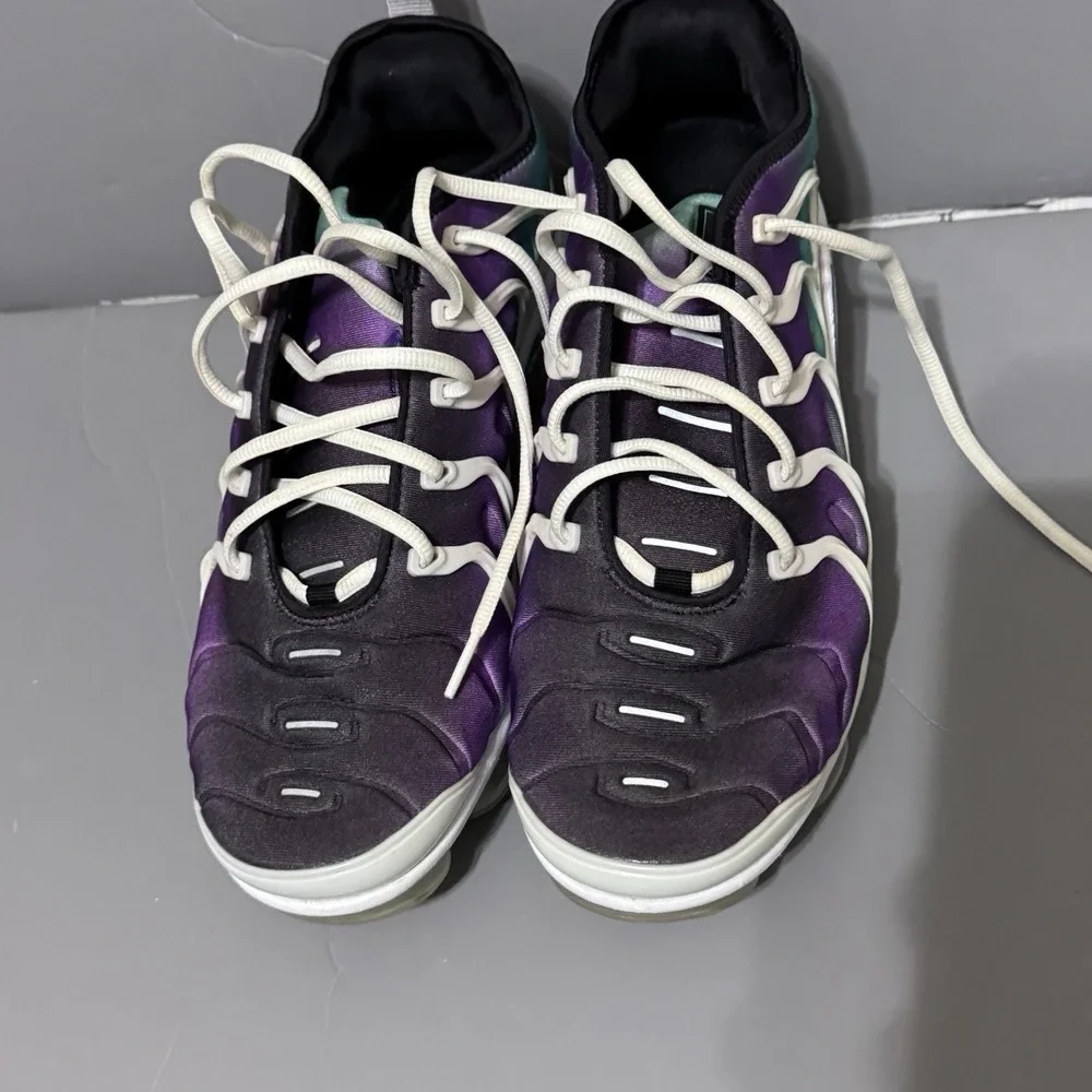 Nike Air Vapormax Plus Mens Size US 10.5 White Fierce Purple Grape Sneakers - Picture 8 of 16